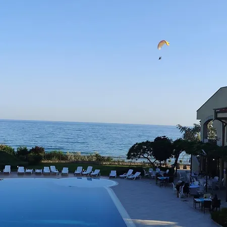 Apartment Sun And Flowers And In Front Of The Sea Topola